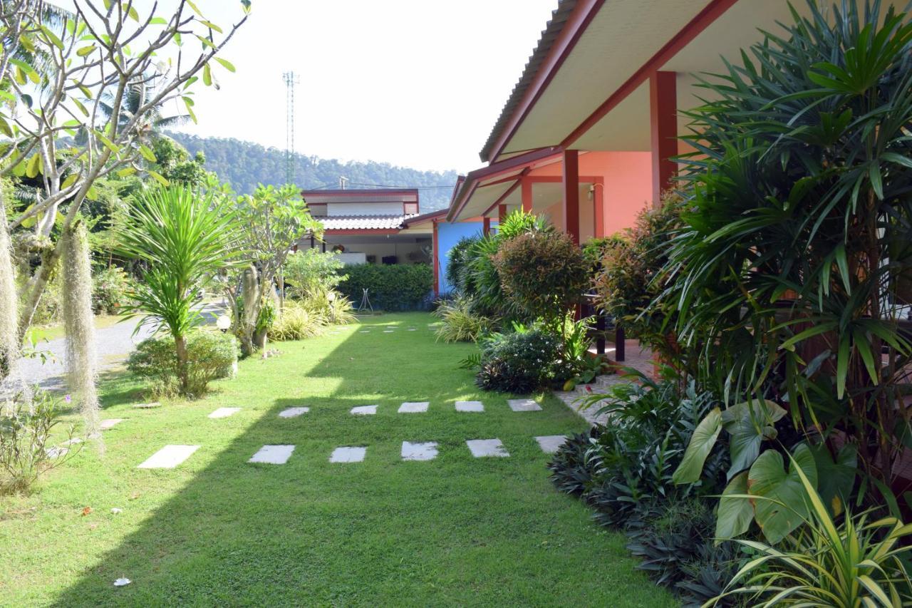 Baan Longhaad Hostel Koh Lanta Exterior photo